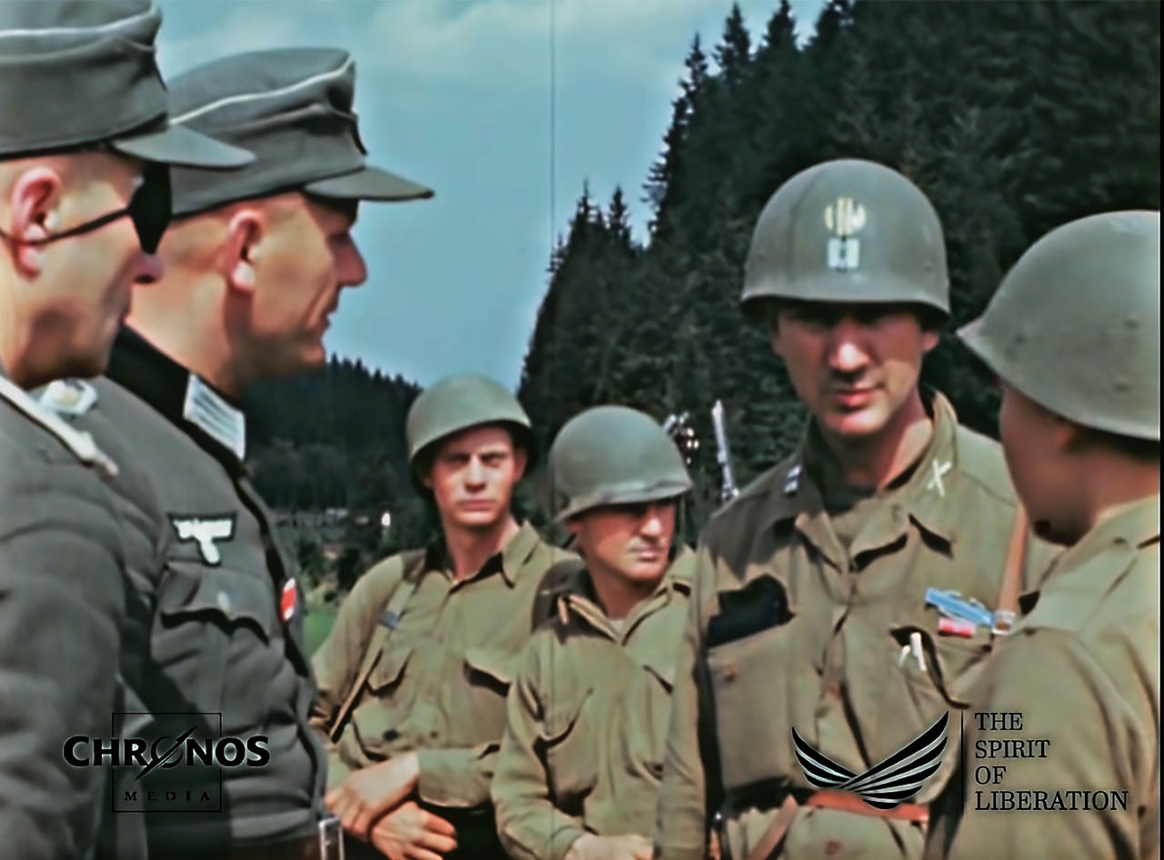 Американцы любезно уточняют маршруты движения и даже приглашают господ немецких офицеров прокатиться с ветерком на своих джипах.