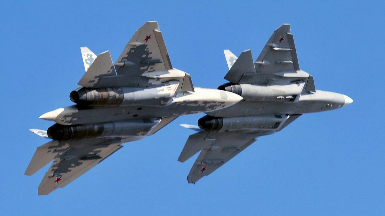 Для истребителя пятого поколения Су-57 разработан уникальный комплекс средств связи С-111.