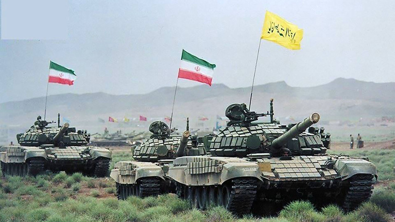 Иран провёл военные манёвры «Покорители Хайбара» у границы с Азербайджаном.
