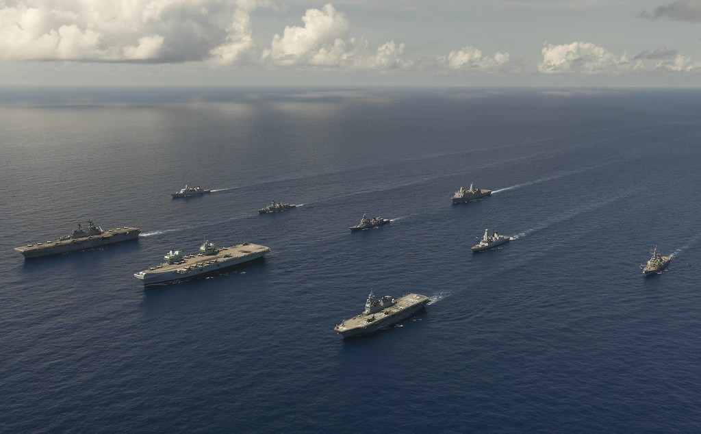 Армады американских авианосцев, УДК, крейсеров и прочих эсминцев бороздят океаны.