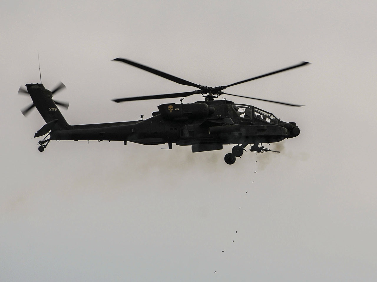 Вертолёт Apache AH-64 во время учений Southern Strike в Camp Shelby. Штат Миссисипи, 18 января 2019 года.