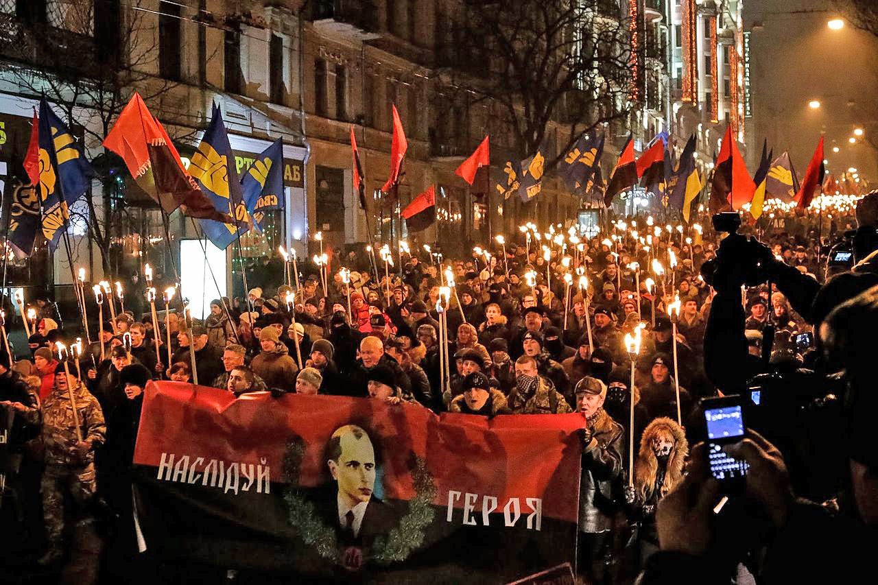 Факельный марш в честь годовщины со дня рождения Степана Бандеры в Киеве.