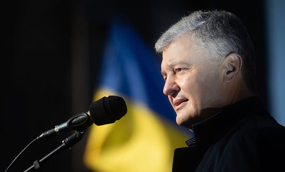 Коломойский, возможно, кусает локти из-за того, что не отважился претендовать на пост президента Украины, уступив это место Петру Порошенко.