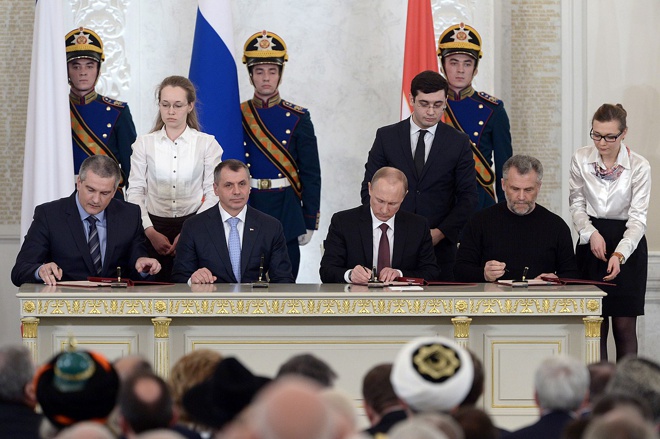Подписание Договора о принятии Республики Крым в Российскую Федерацию. Москва, Кремль, 18 марта 2014 года.