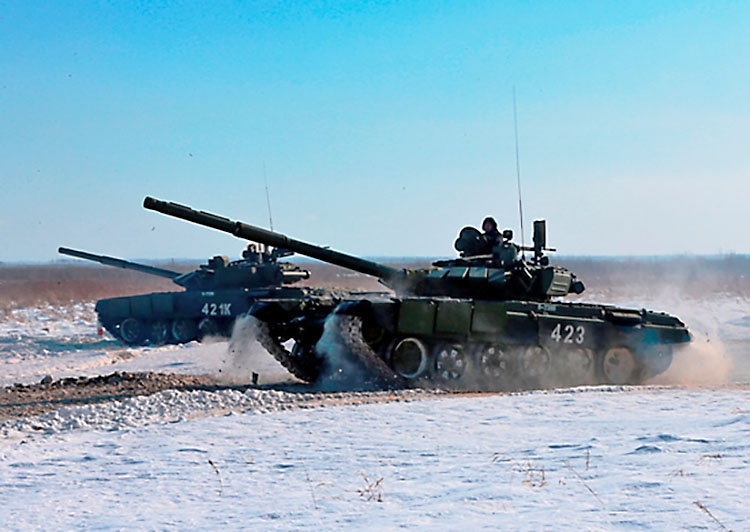 Новые методы подготовки танковых экипажей осваивают военнослужащие танкового соединения Восточного военного округа в Республике Бурятия.
