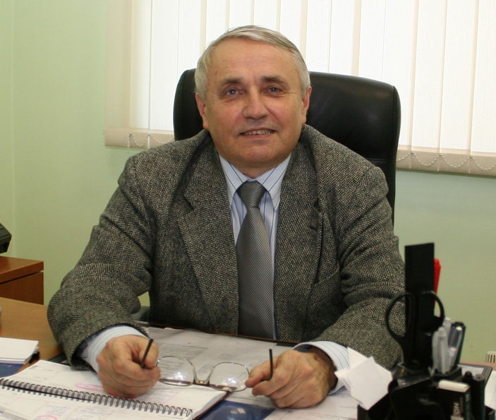 Член-корреспондент Академии военных наук полковник в отставке Бартош Александр Александрович.