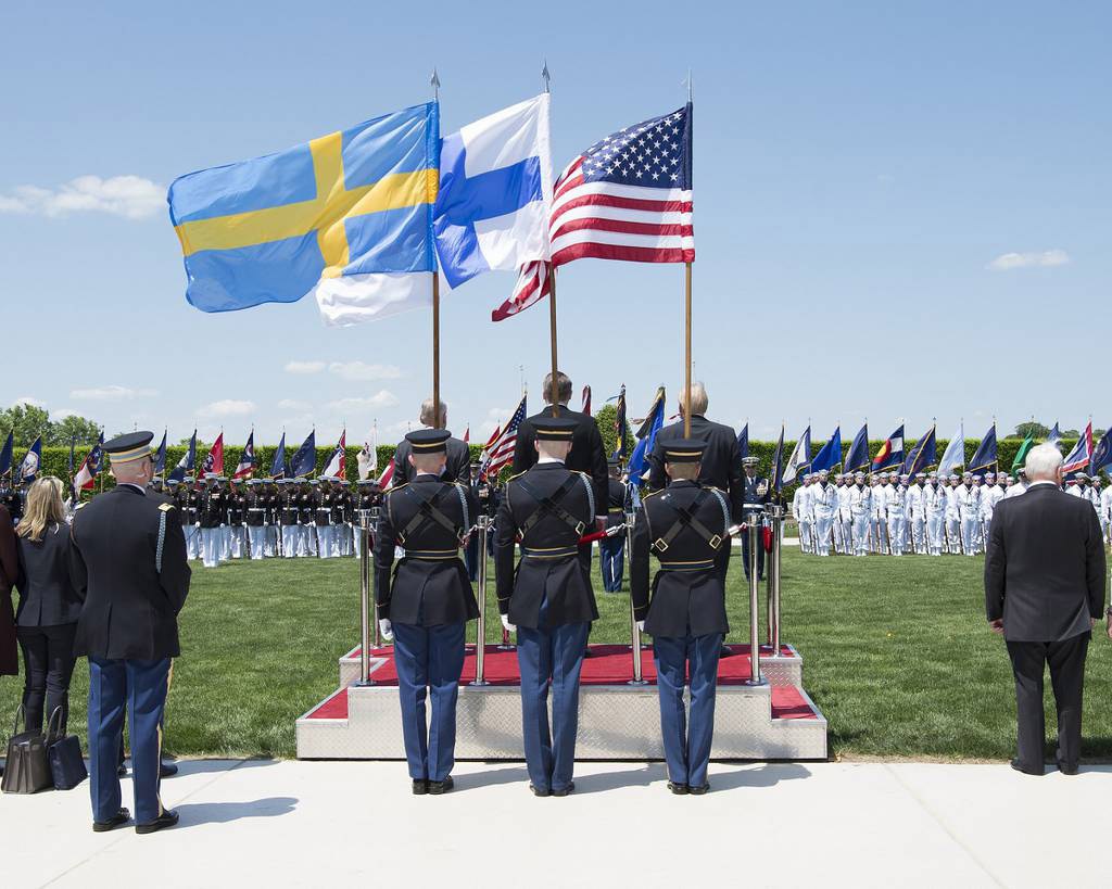B 2018 году было подписано трёхстороннее соглашение между США, Швецией и Финляндией о сотрудничестве в области обороны.