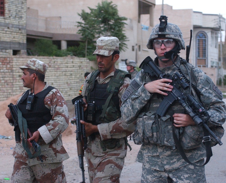 Американские войска вторглись в Ирак в 2003 году, вывели войска в 2011-м и вернулись в 2014-м. Чтобы остаться и вернуться.