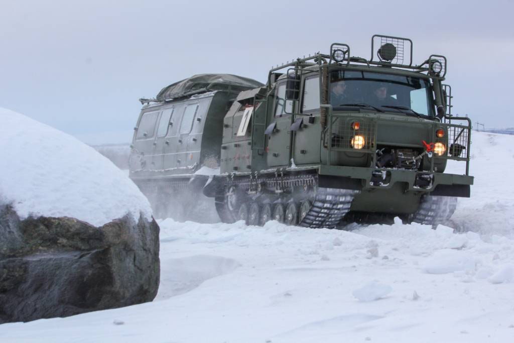 Недавно поступивший ГАЗ-3344-20 «Алеут» сейчас апробируют механики-водители мотострелкового соединения Восточного военного округа.