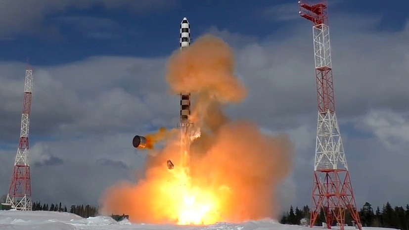 Запуск тяжёлой межконтинентальной баллистической ракеты «Сармат» с космодрома Плесецк в Архангельской области.