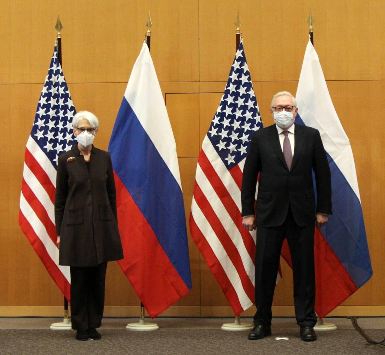 США всё-таки согласились, пусть и с многочисленными оговорками, обсуждать «немыслимое» предложение Москвы.