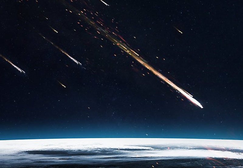 Из одного астероида образуются несколько небольших, которые продолжат движение к Земле.