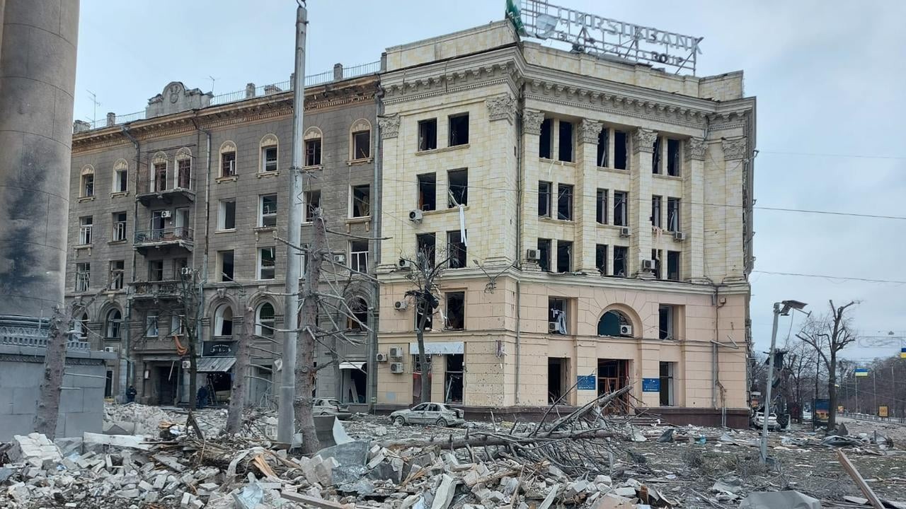 В центре Харькова у здания администрации на месте сбора батальона «Азов»* прогремел мощный взрыв.
