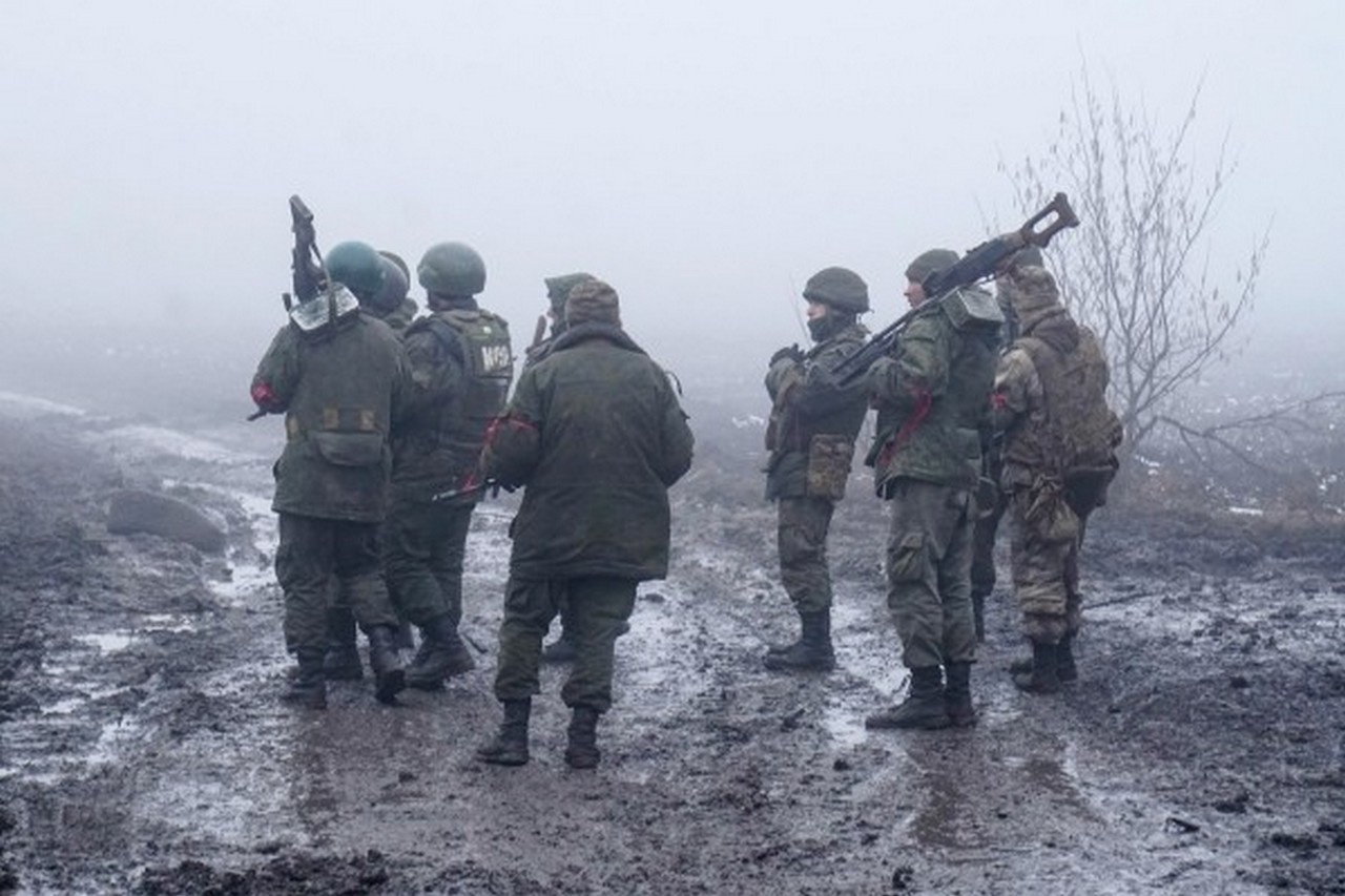 Военнослужащие народной милиции ДНР проводят зачистку Волновахи.