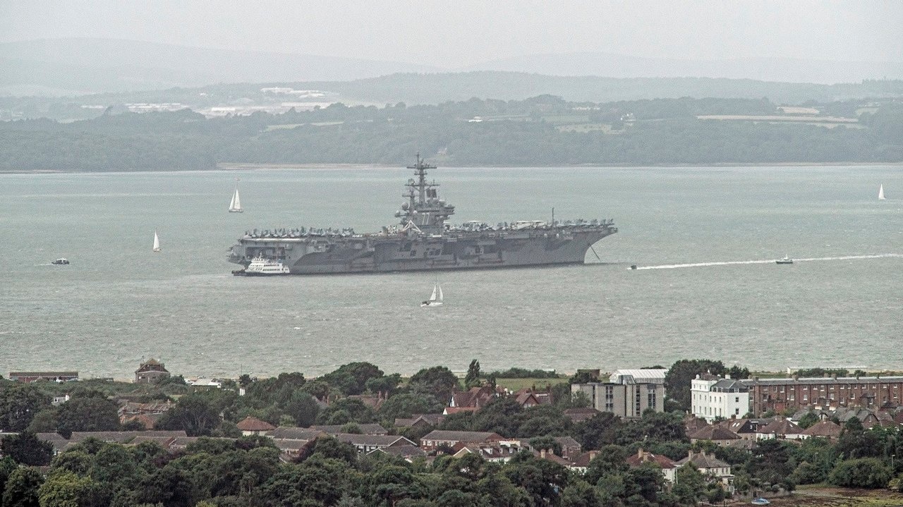 «Джордж Буш» стал одним из самых больших военных кораблей в мире.