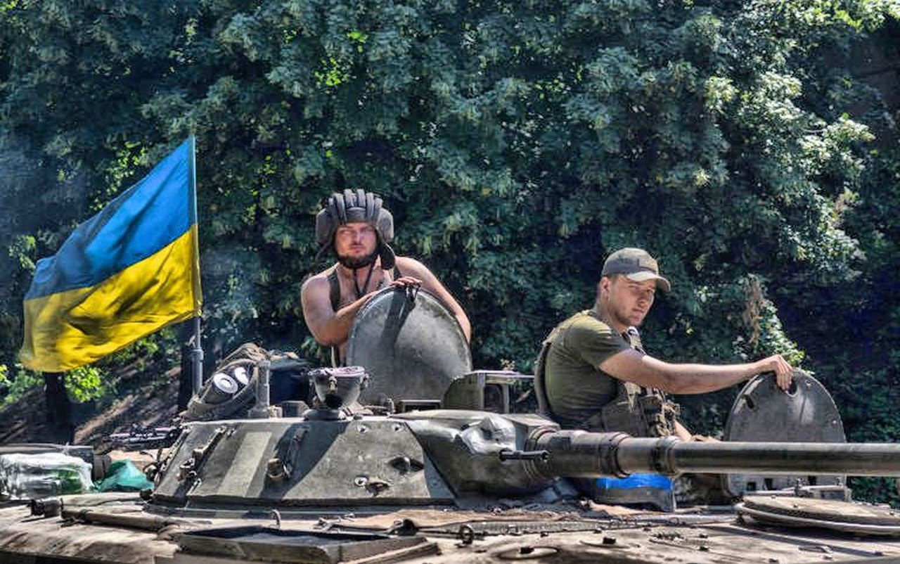 ВСУ старательно выполняют рекомендации англосаксонских советников - бить по мирному населению Донбасса.