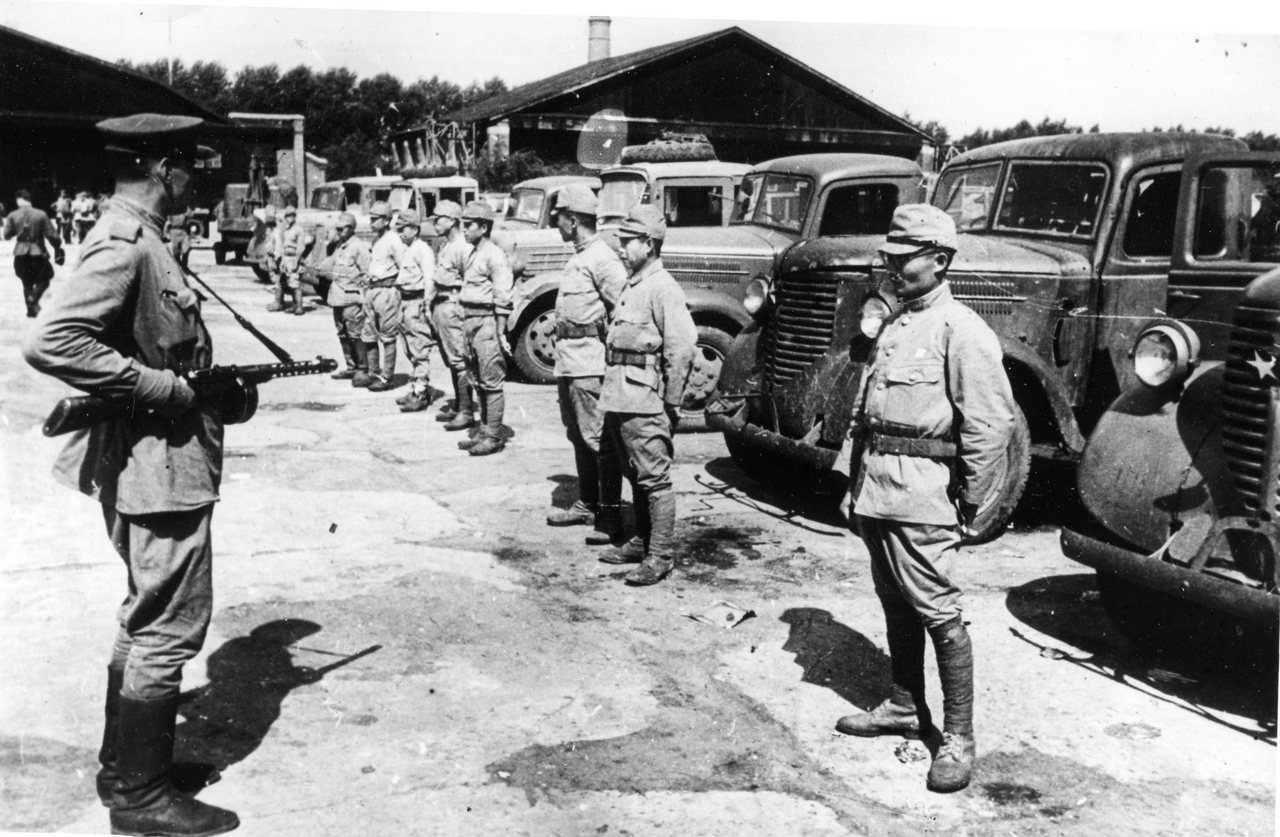 Взятие под охрану японских складов в зоне действий 57-го стрелкового корпуса 53-й армии Забайкальского фронта в окрестностях китайского города Фусинь.