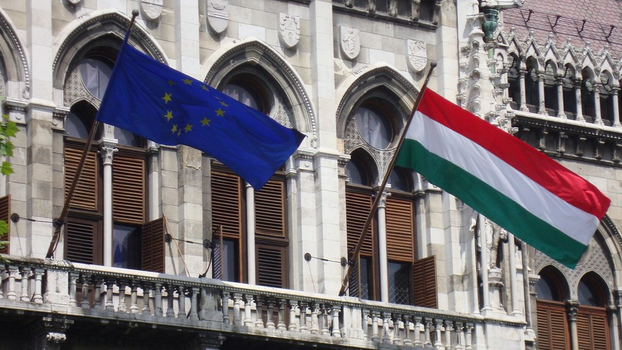 Брюссель вознамерился «придавить неугодного Орбана»