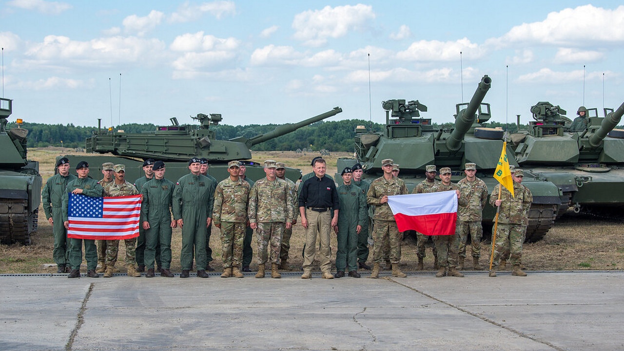 Польша гостеприимно принимает на своей земле американские танки.
