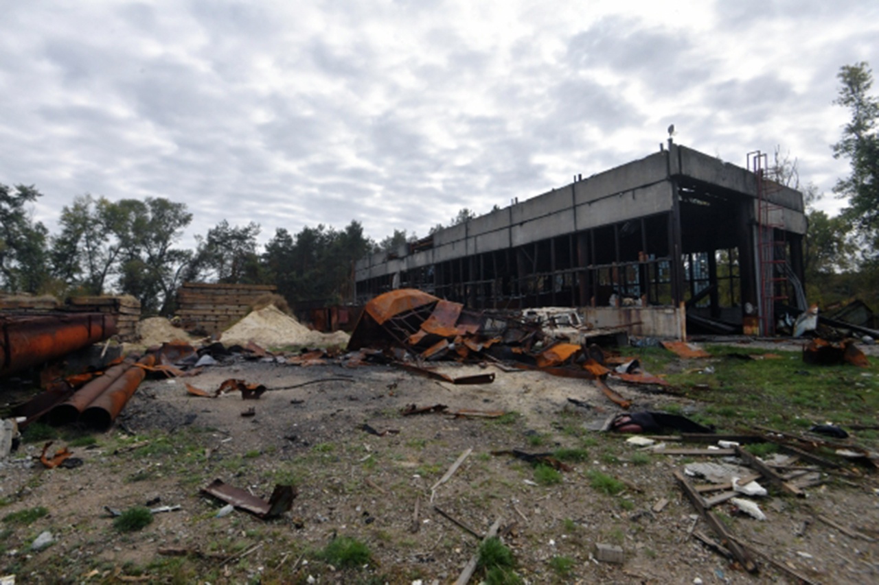 Разрушенные здания в окрестностях Энергодара после уничтожения двух групп украинских диверсантов.