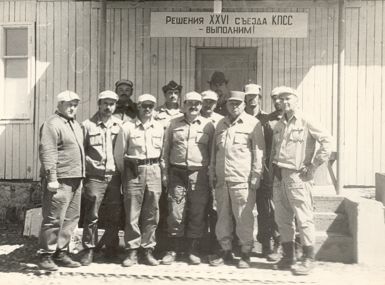 Полковник А. Лазаренко с командирами подразделений отряда «Каскад».