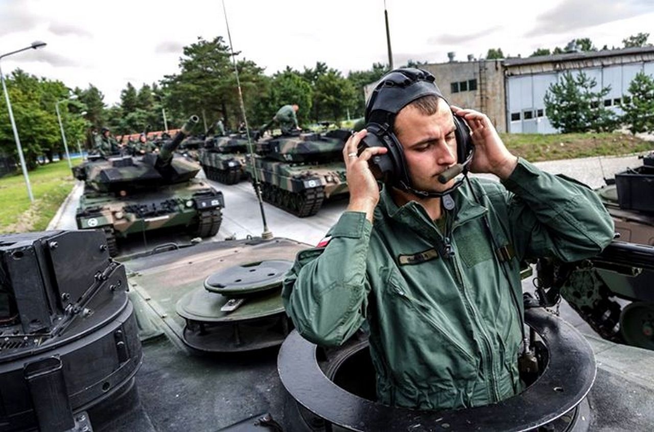 Германия снимет запрет на поставки Украине танков Leopard из Польши и Финляндии.