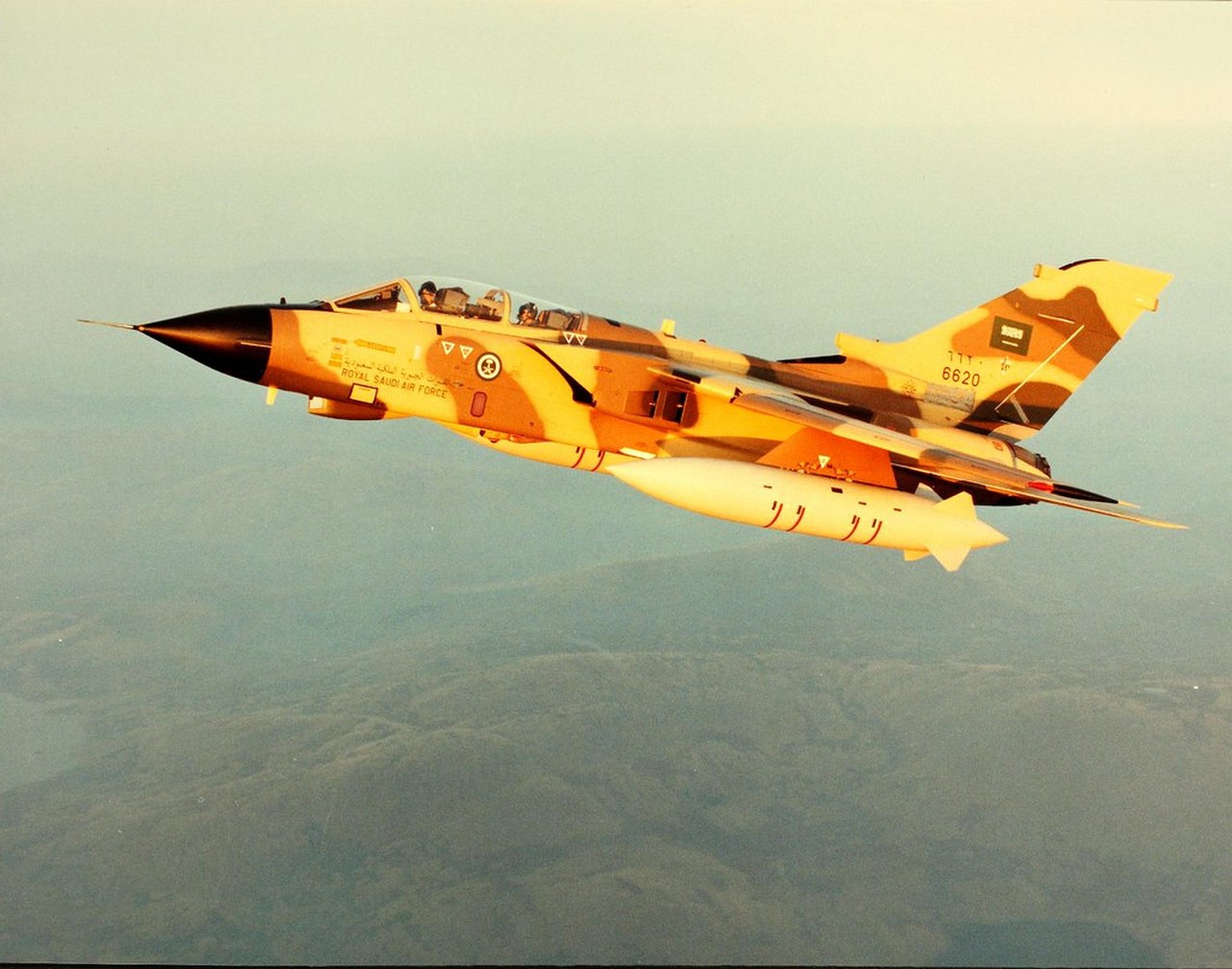 Самолёт Tornado Королевских ВВС Саудовской Аравии.