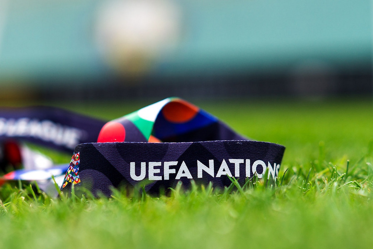 Привлекая к соревнованиям полулигетимную команду из Косово, УЕФА отказывает двум странам - официальным членам этой организации.