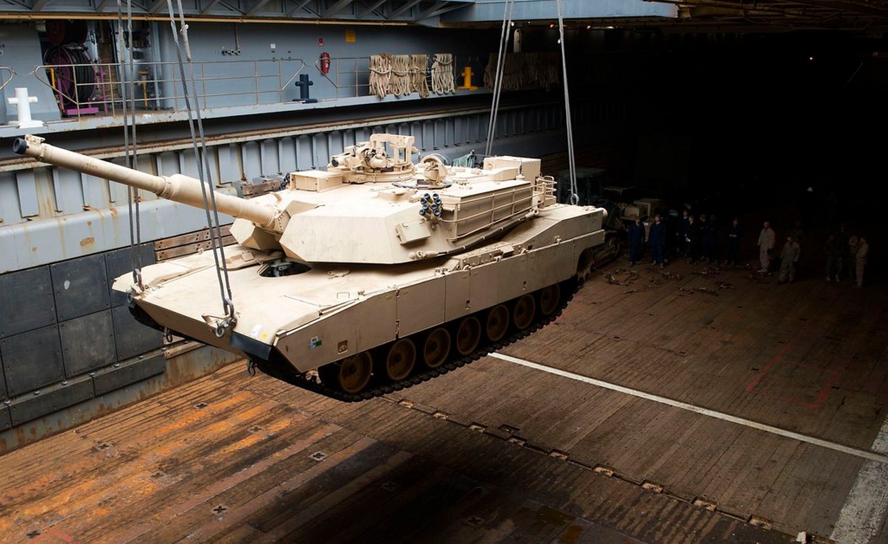 Танк Abrams к погрузке готов