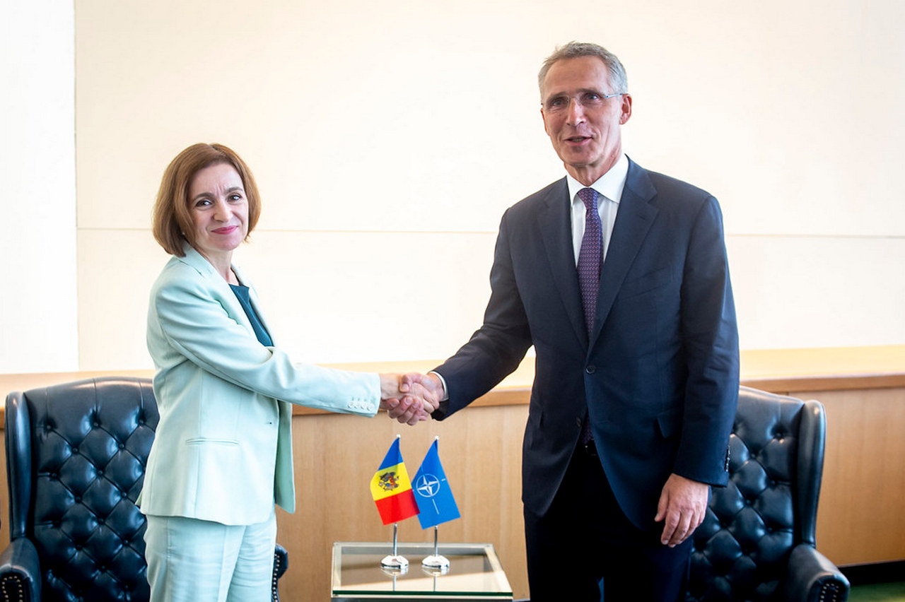 Генеральный секретарь НАТО Йенс Столтенберг и президент Молдавии Майя Санду, 2022 г.