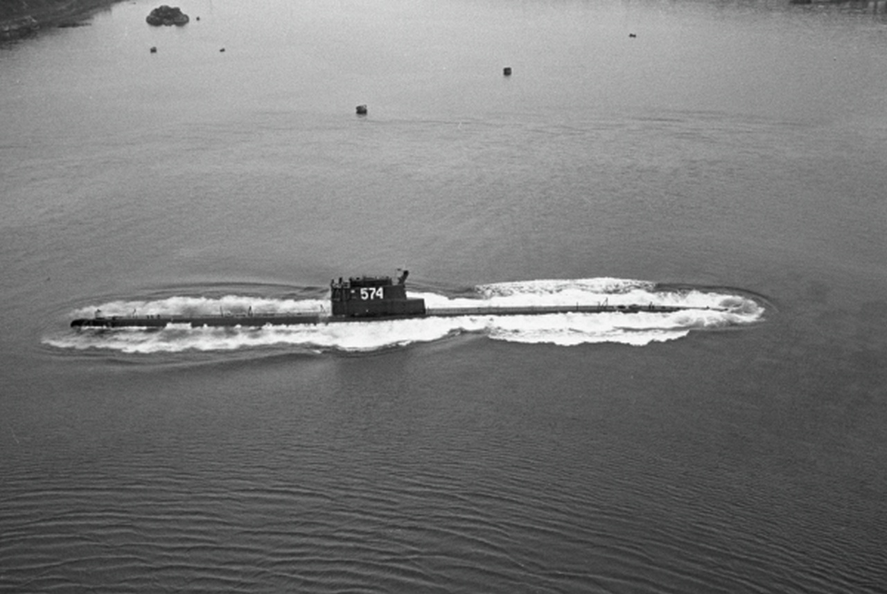Подводная лодка К-129 (бортовой номер 574) Тихоокеанского флота в походе.