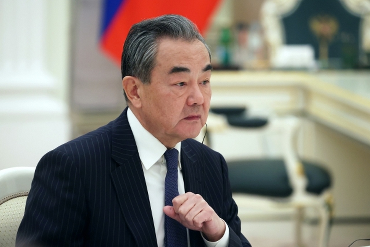 Глава канцелярии комиссии по иностранным делам ЦК КПК Ван И озвучил мирный план Китая по Украине.