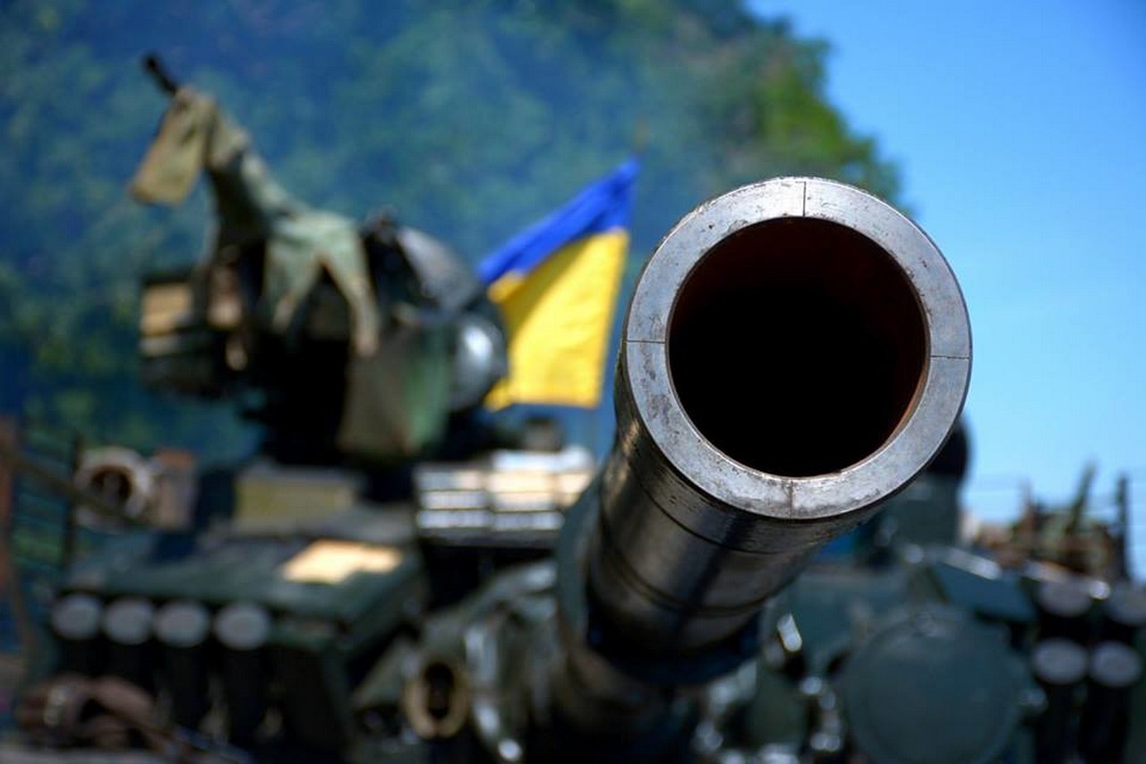  США и НАТО, посылая в больших количествах оружие Украине, требуют бросить на смерть ещё тысячи украинцев в «решительный контрнаступ».