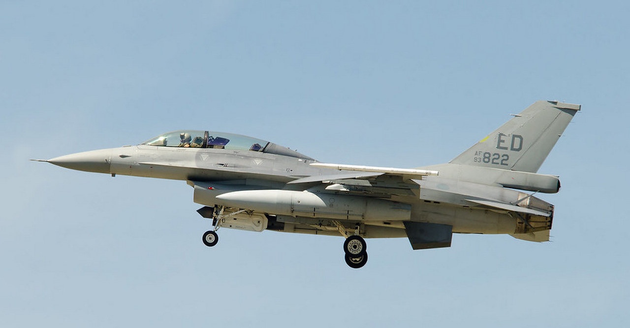 Модернизированный истребитель F-16V.