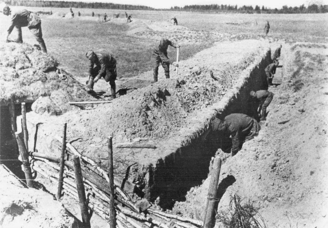 Строительство оборонительных сооружений на Курском выступе, 1943 г.