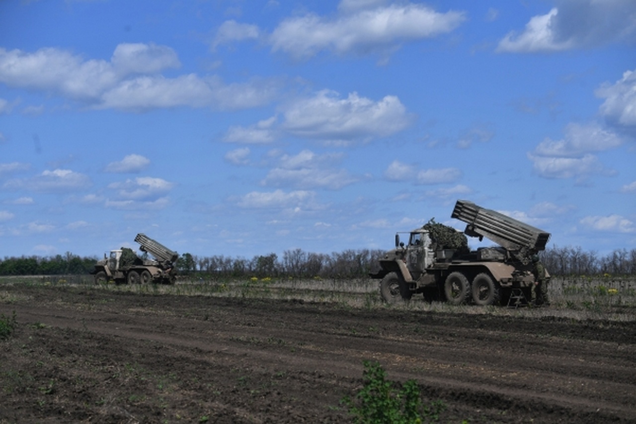 Реактивные системы залпового огня «Торнадо-Г» на Сватовском направлении в зоне проведения специальной военной операции.