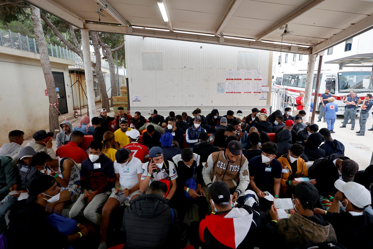 Только за два дня на Лампедузу в Италии прибыли 477 мигрантов, 14 июня 2023 г.