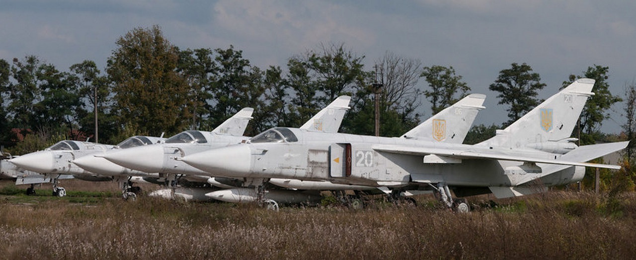 На фото 2013 года Су-24М с бортовым номером 20, который был отремонтирован в 2015 г.