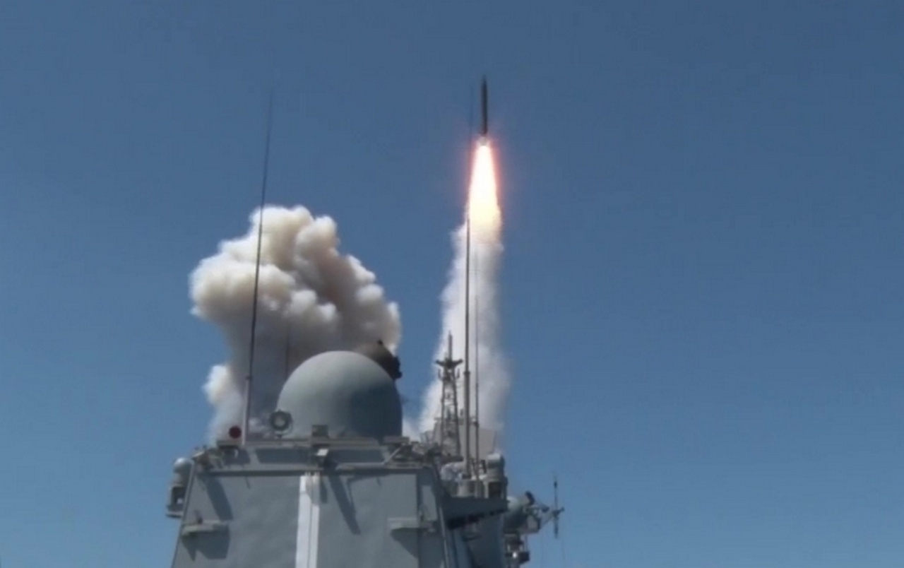 Ракетный удар по объектам ВСУ оружием морского базирования ВМФ России.