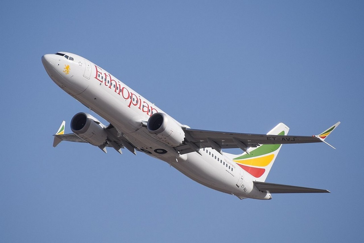 Разбившийся самолёт Boeing 737 MAX 8 авиакомпании Ethiopian Airlines за месяц до катастрофы.