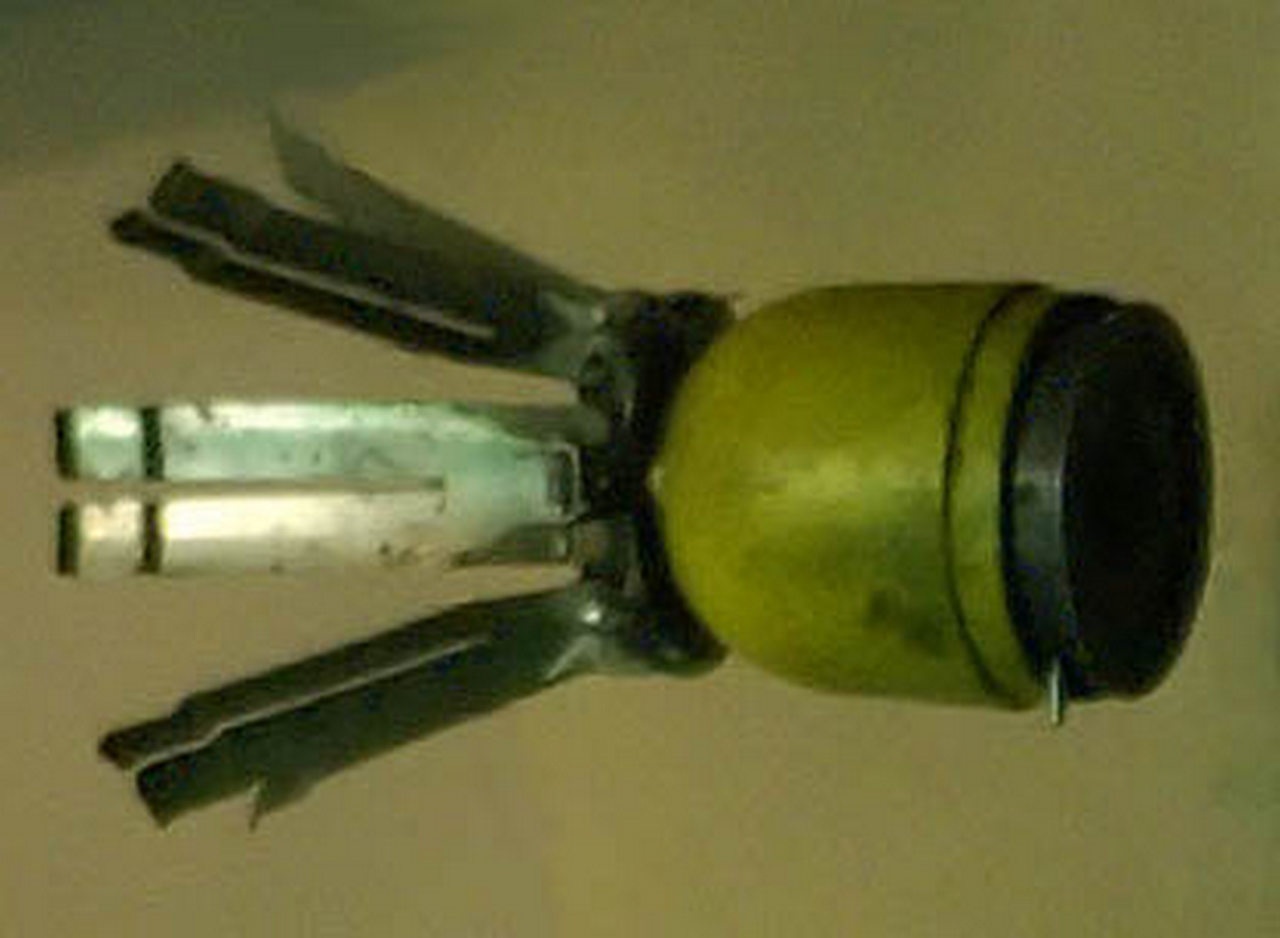 Поражающая часть бомбовой кассеты BLU-3 Pineapple, применявшаяся американцами во время Вьетнамской войны.