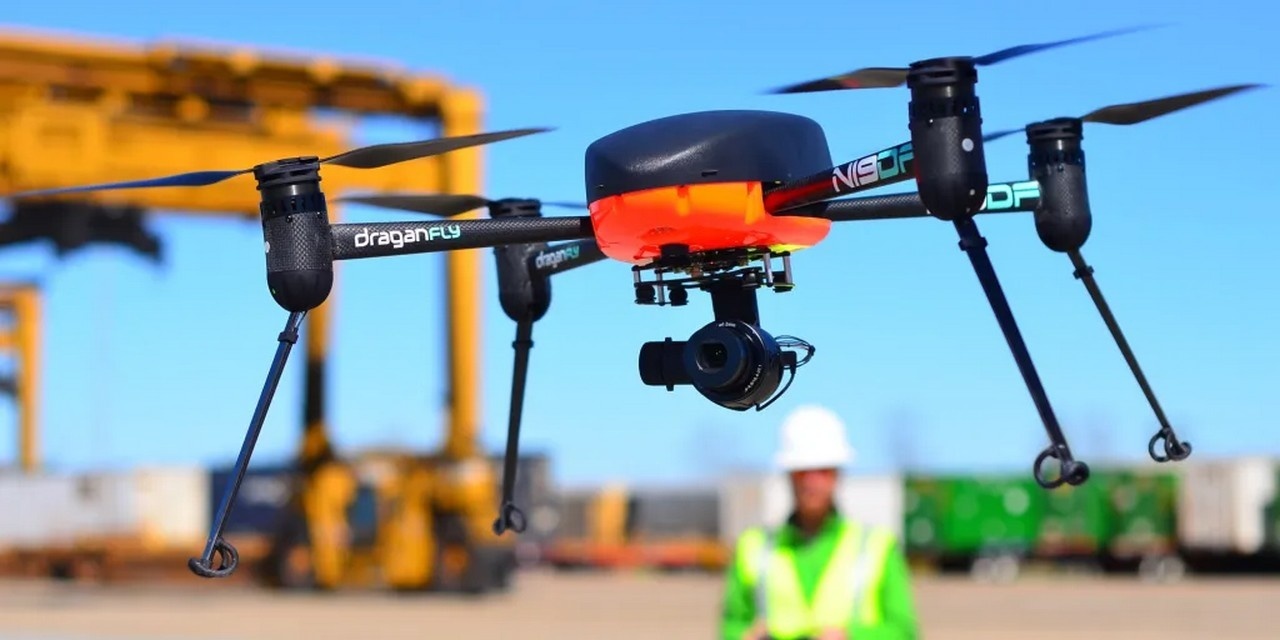 Канадско-американская компания Draganfly, занимающаяся производством дронов, открыла полевой офис на Украине, как пишет издание Wired Magazine.