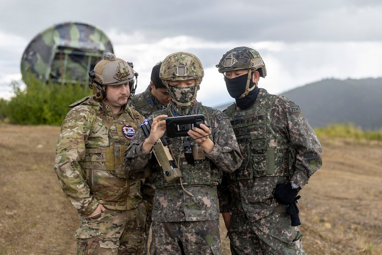Военнослужащие ВВС Республики Корея и США на совместной тренировке.