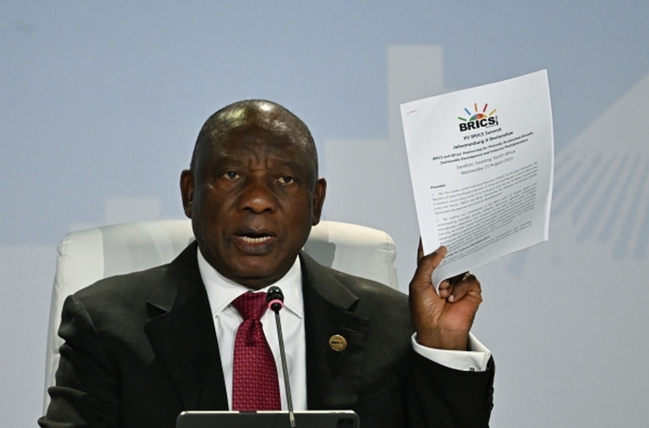 Президент ЮАР Сирил Рамафоза, председательствующий на саммите, объявил о присоединении ещё шести стран к объединению.