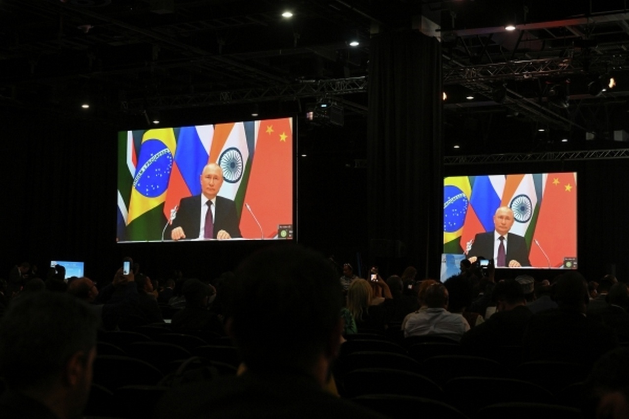 Президент России Владимир Путин принял участие в саммите в режиме видеоконференции.