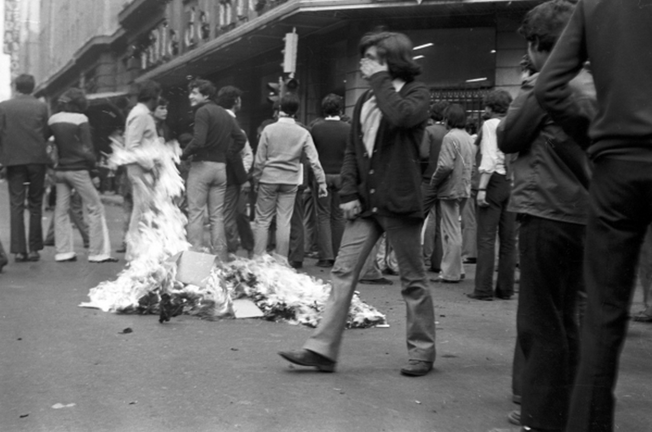 Члены молодёжной фашисткой организации «Патриа и Либертад» на одной из улиц Сантьяго, февраль 1973 г.