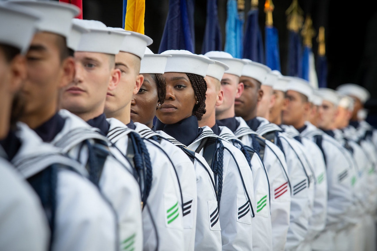 Пентагон считает, что набор в армию должен производиться по расовому принципу, а не по личностным и профессиональным характеристикам.