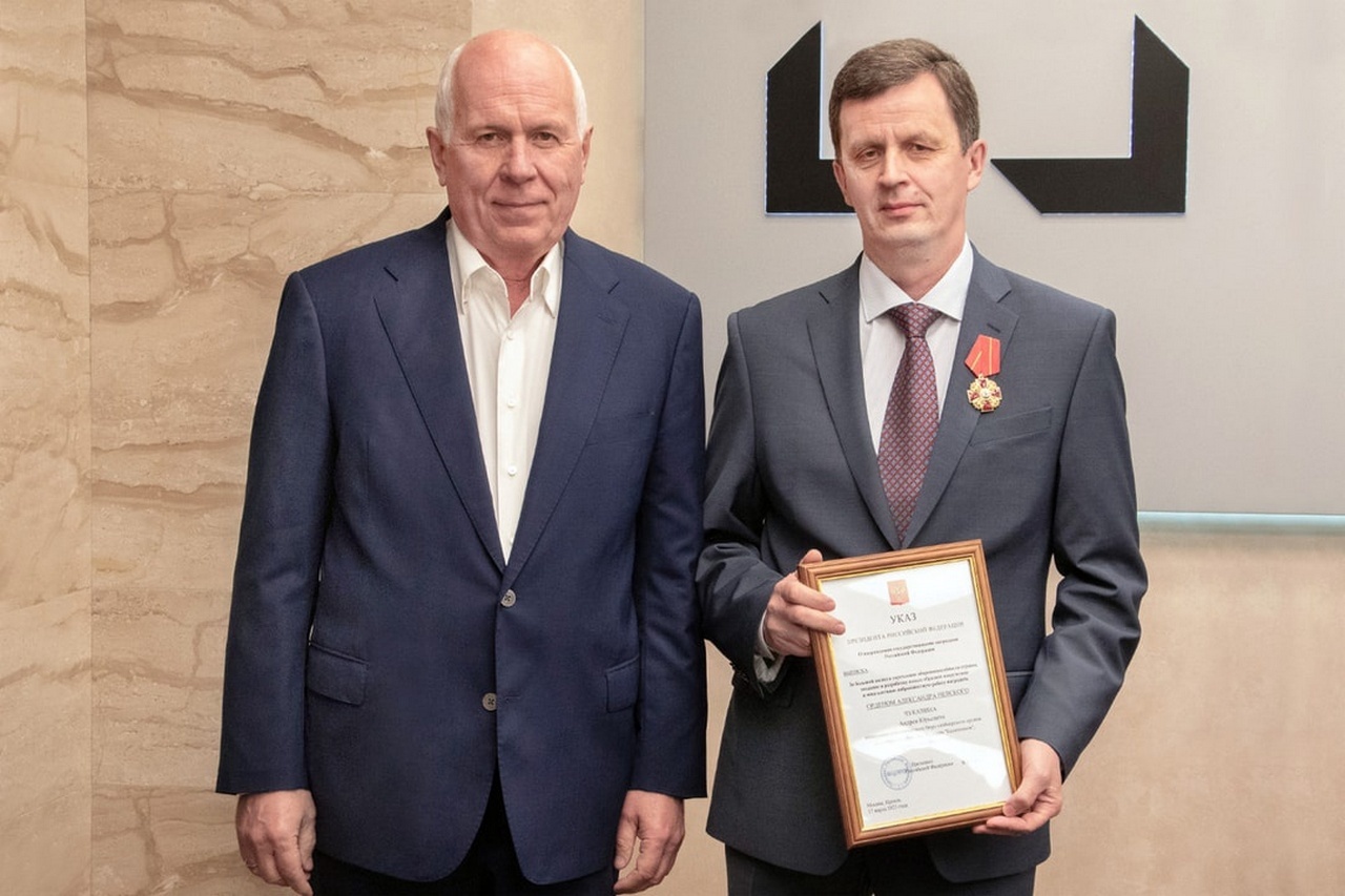 Создатель винтовки награждён орденом Александра Невского.