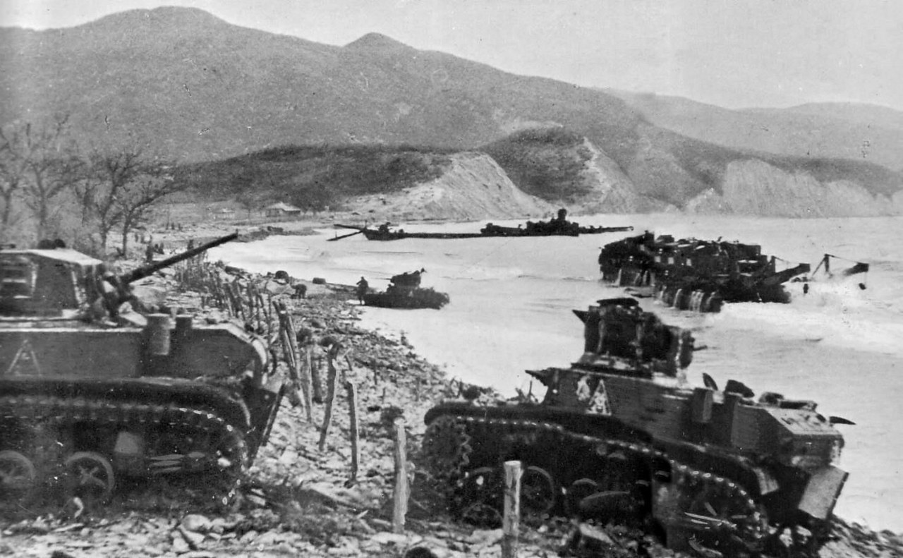 Лёгкие танки М3 «Стюарт», оставшиеся на поле боя после Южно-Озерейской десантной операции.