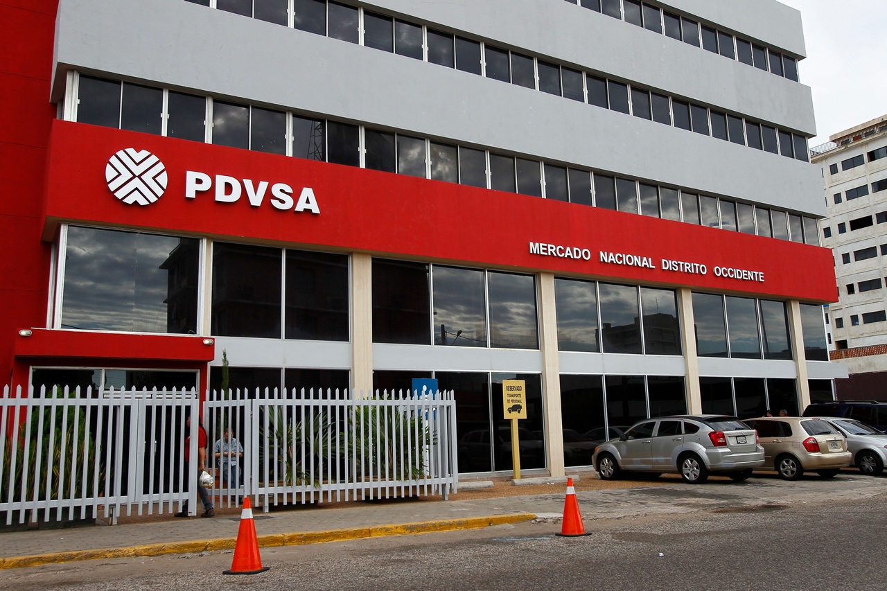 Сняты санкции в отношении государственной нефтяной компании PDVSA.
